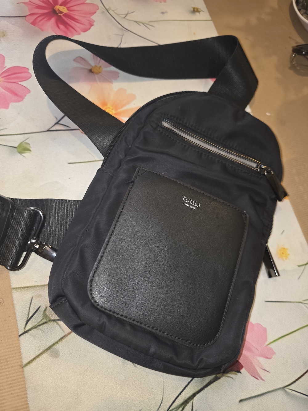 Tutilo New York Black Crossbody Sling Bag